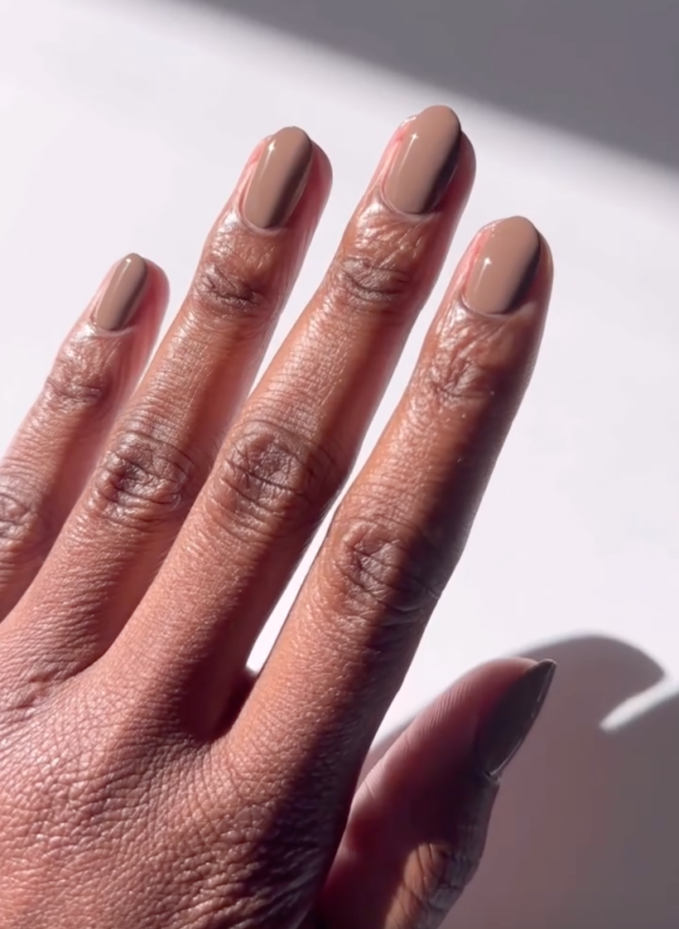 unhas mocha café